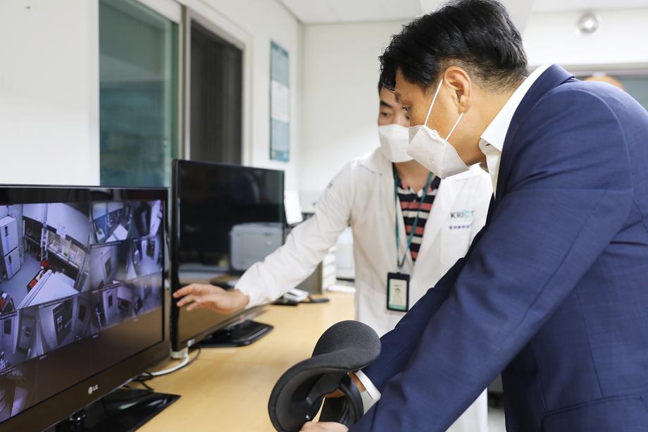 조승래 의원 연구현장 방문 간담회_이미지 2