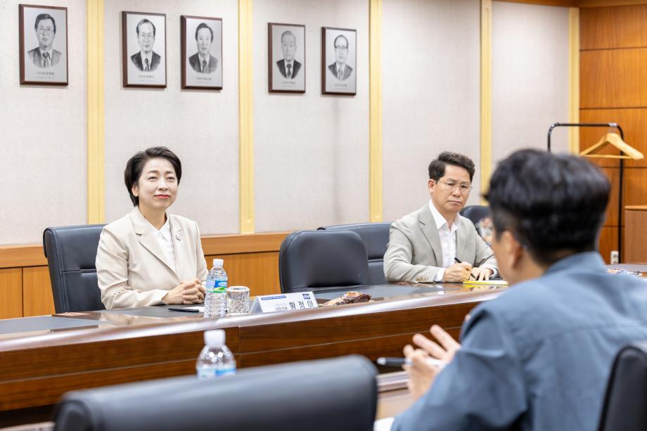 더불어민주당 황정아 국회의원 방문 정책간담회_이미지 4