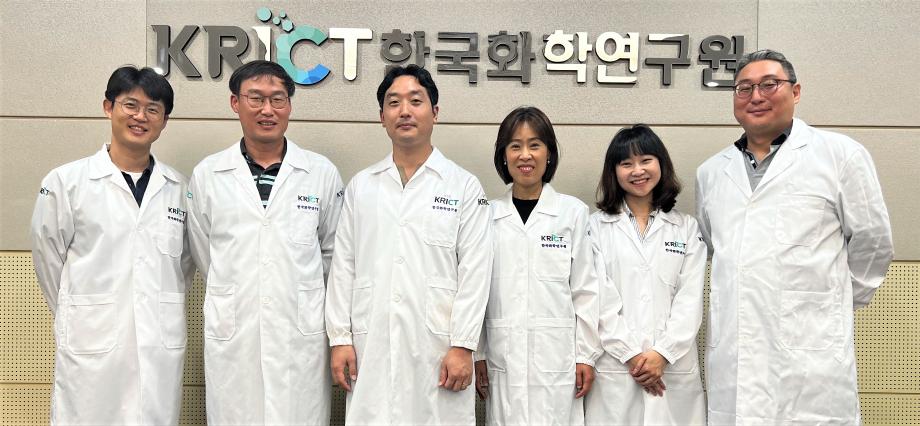 [사진] 왼쪽부터 정효철 선임연구원, 박영일 책임연구원, 김진철 책임연구원, 정유진 책임연구원, 정지은 선임연구원, 이상호 책임연구원-1